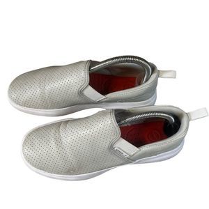Speedo Light Gray Slip On Sneakers Barely Worn Size 7